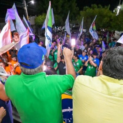 Álvaro Dias reúne multidão, faz a maior carreata da história de Caicó e percorre mais quatro municípios no Seridó neste sábado