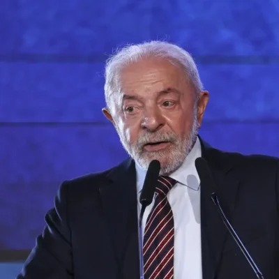 Lula cobra explicações de assessor sobre empréstimo ligado a amiga de Lulinha