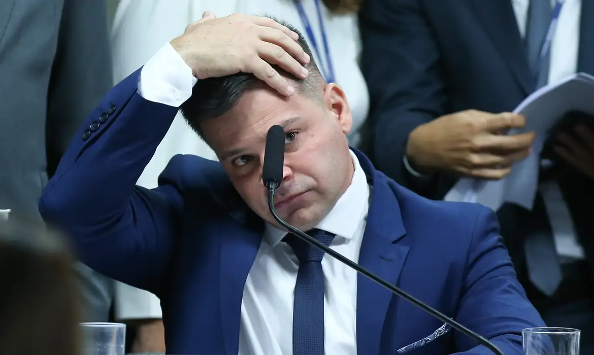 Moraes determina cassação da aposentadoria de ex-diretor da PRF Silvinei Vasques