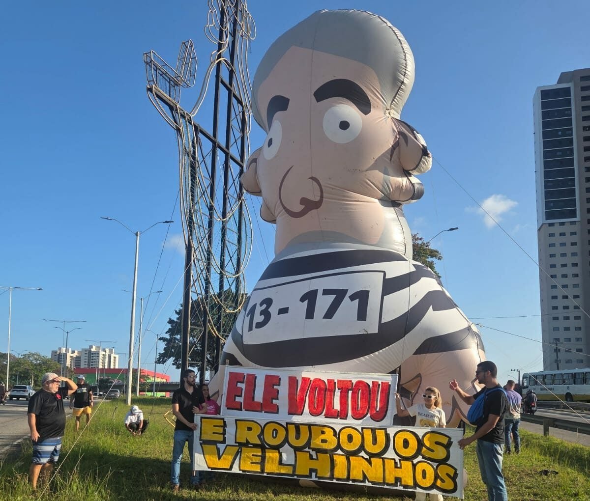 Origem e uso político do Pixuleco em manifestações recentes