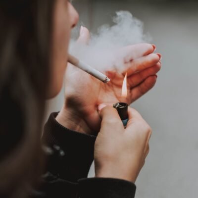 Tabagismo é mais frequente entre jovens de 16 a 24 anos no Brasil