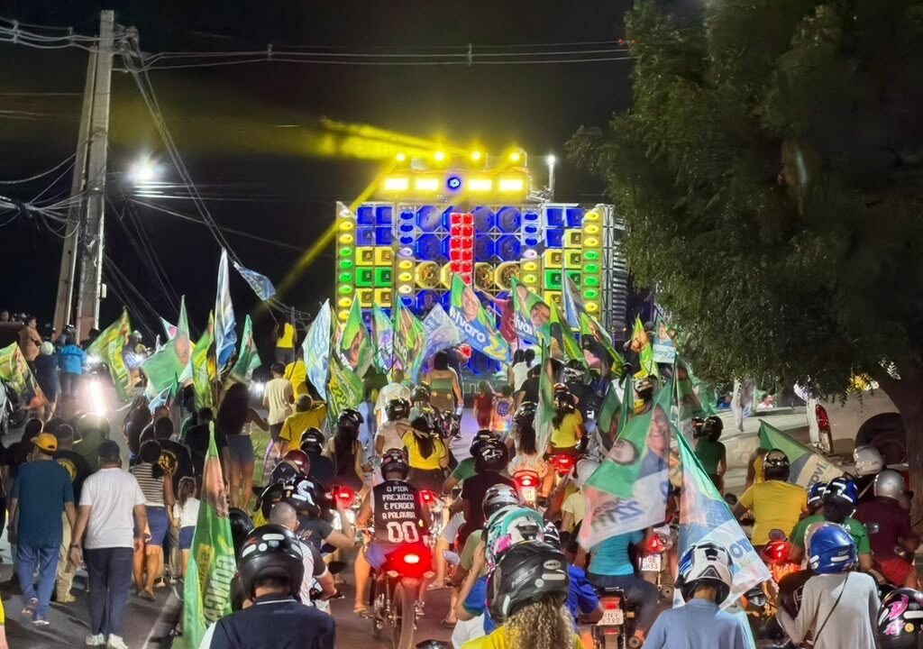 Com Álvaro e Babá, caravana 22 percorre o Seridó e encerra agenda com grande carreata em Currais Novos