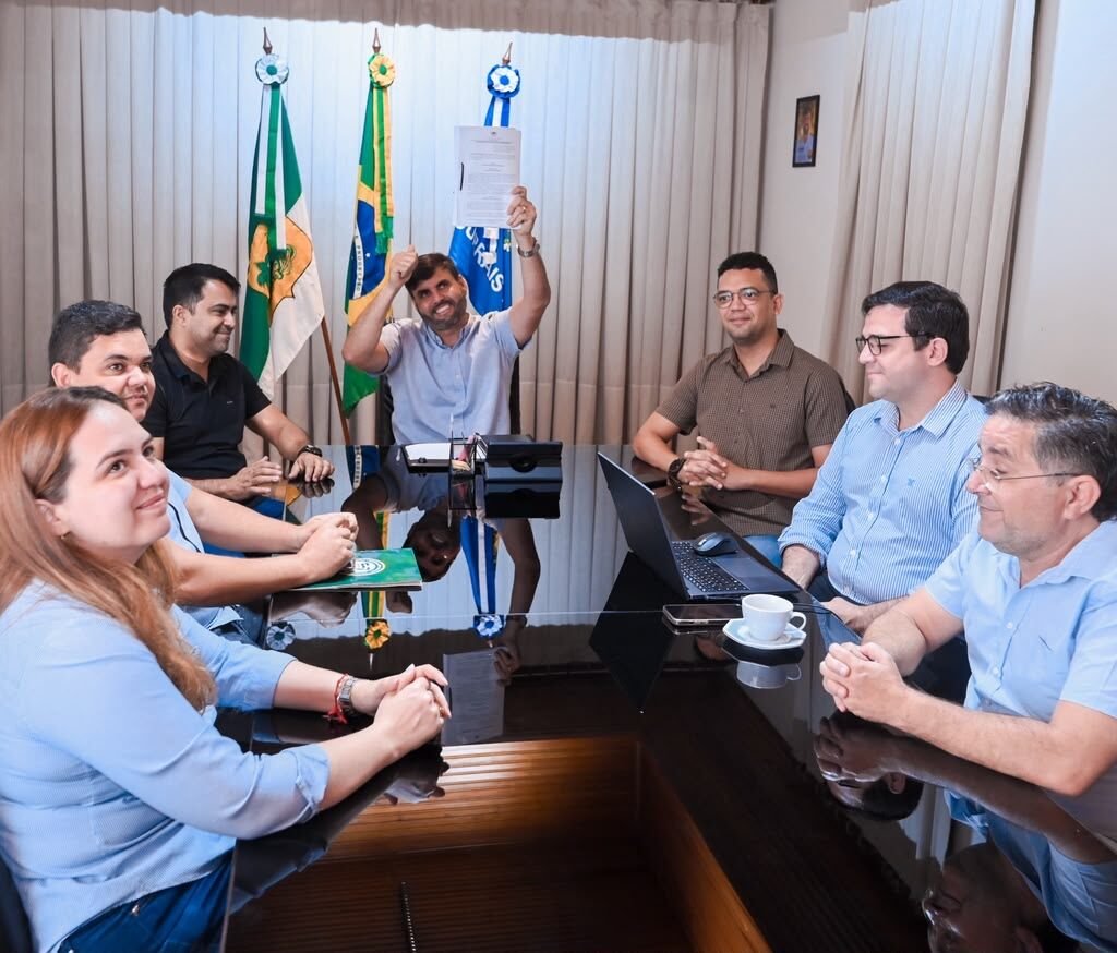 Prefeito Lucas Galvão sanciona novo plano de cargos, carreiras e remuneração dos servidores de Currais Novos