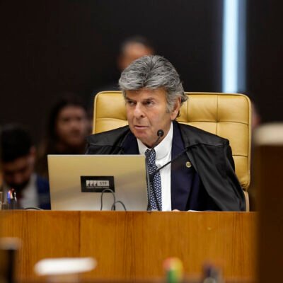 Fux suspende decisão de Dino sobre publicações envolvendo Flávio Bolsonaro e Nossa Senhora Aparecida