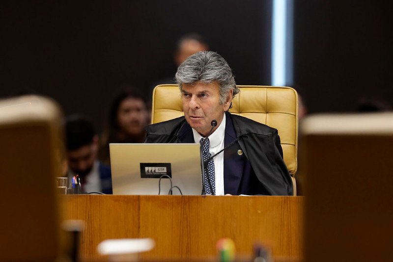 Fux suspende decisão de Dino sobre publicações envolvendo Flávio Bolsonaro e Nossa Senhora Aparecida