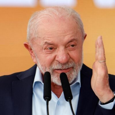 Lula anuncia reajuste de 15% no Bolsa Família antes das eleições