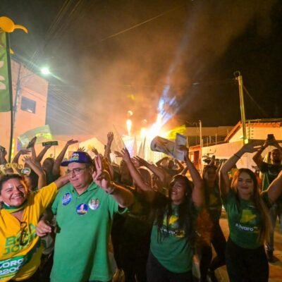 Multidão apoia Álvaro Dias na Caravana 22 em Mossoró
