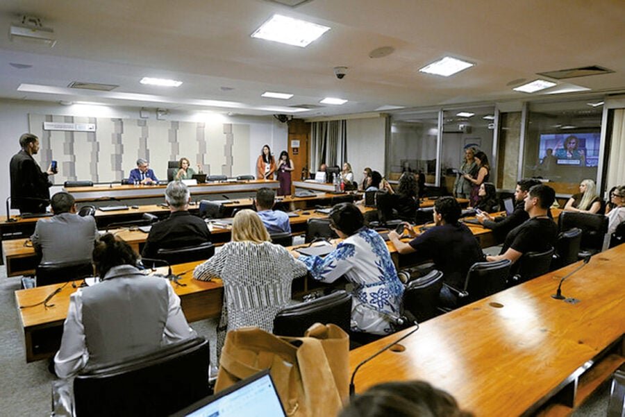 Sessão do STF mobiliza oposição e alerta governo sobre relatório da PF