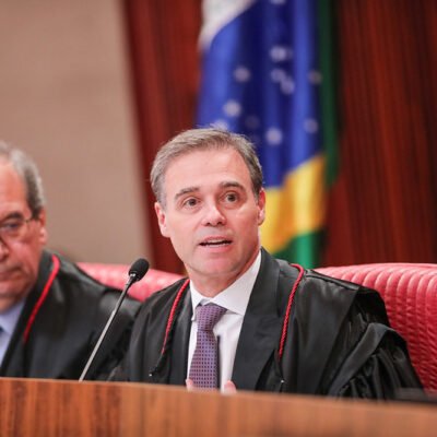 André Mendonça autoriza divulgação de sigilos por Lula e Flávio Bolsonaro