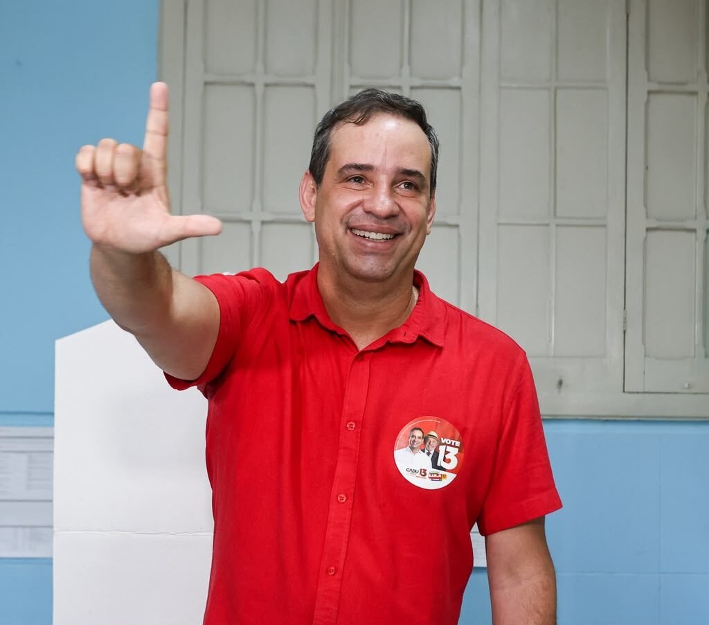 Cadu de Lula vota em Natal e confia em segundo turno no RN