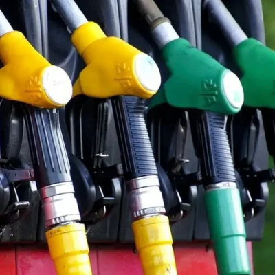 Estados aprovam aumento do ICMS para gasolina, diesel e gás em 2027