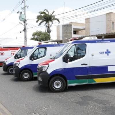 Governo do RN entrega dez ambulâncias para municípios do interior