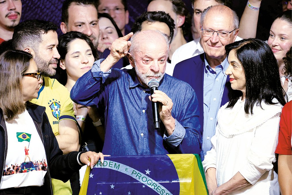 Lula assume quarto mandato presidencial em cenário político e econômico desafiador