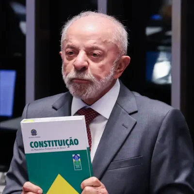 Lula celebra fim da escala 6×1 e destaca avanços na campanha em MG