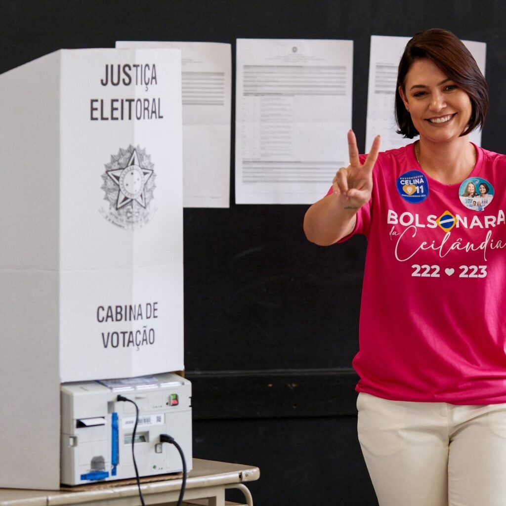 Michelle Bolsonaro é a senadora mais votada da história do DF