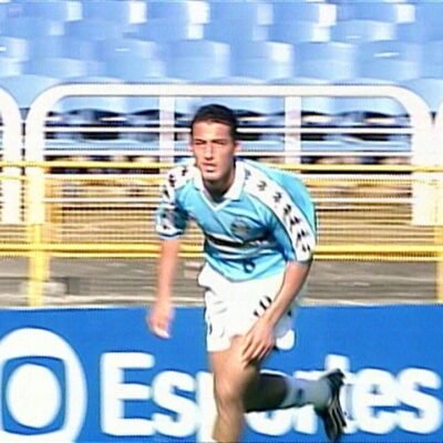 Morre ex-volante do Grêmio Émerson Leal aos 46 anos após infarto