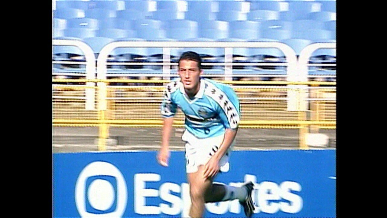 Morre ex-volante do Grêmio Émerson Leal aos 46 anos após infarto