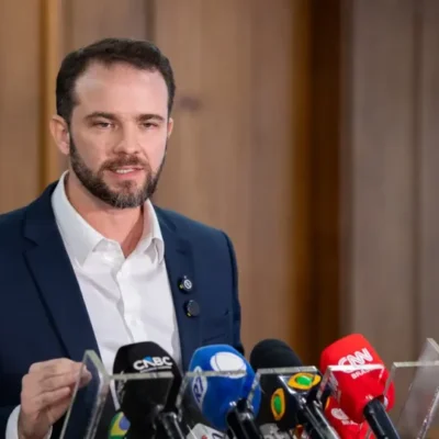 Previsão de superávit no orçamento de 2027 é mantida, afirma ministro